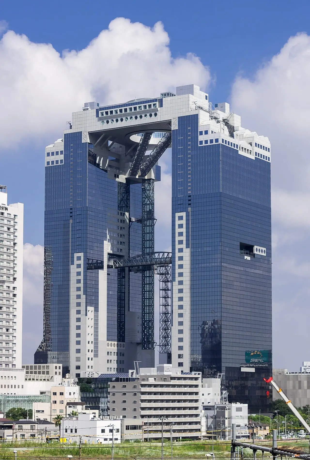 Außenansicht des Umeda Sky Building